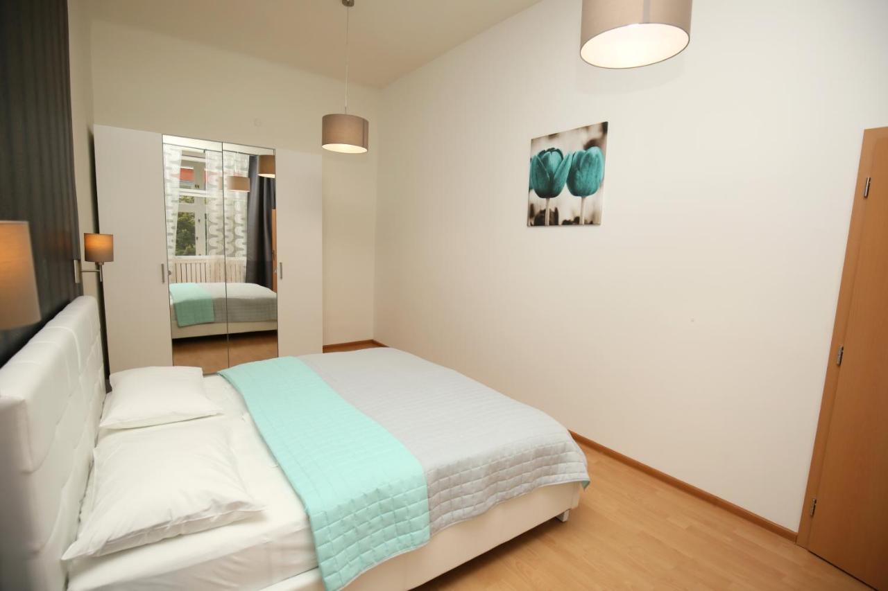 Ge Apartments Praga Esterno foto